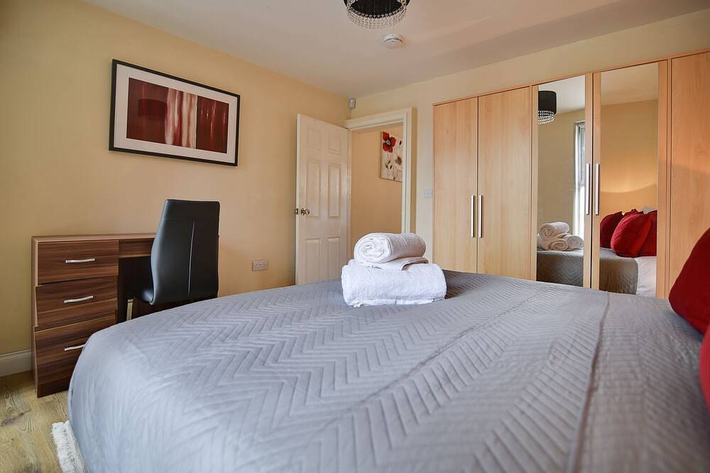 1 Bedroom House With Private Allocated And Secure Parking  in Luton, Chiltern Hills