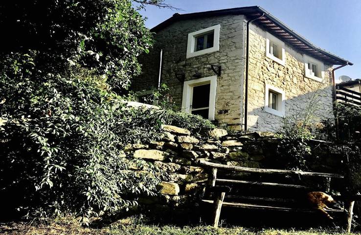 Agriturismo per 2 persone, con Terrazza e Giardino nonché Piscina e Panorama a Poppi