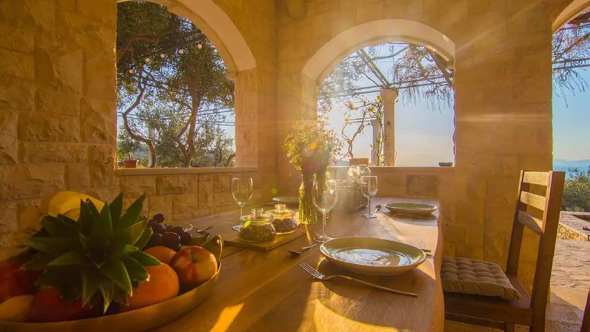 Villa pour 5 personnes, avec terrasse et piscine, animaux acceptés à Supetar - 4