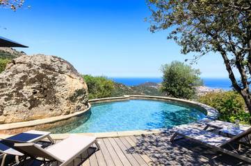Cottage pour 4 personnes, avec jardin ainsi que vue et piscine à Santa-Reparata-di-Balagna
