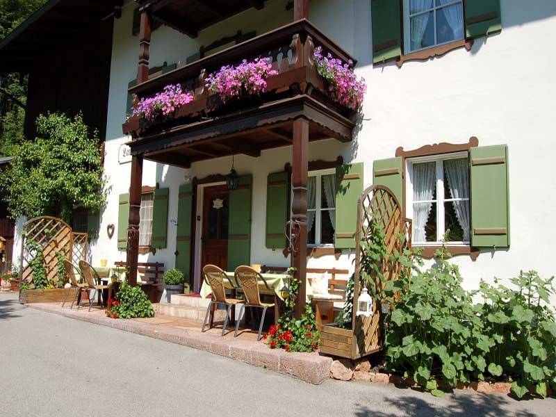 Landhaus Degen - Doppelzimmer Nr. 2 mit Dusche/Wc, Balkon, Tv, Fön, Radio in Bischofswiesen, Berchtesgadener Alpen