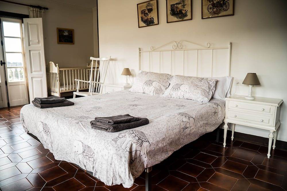 Pequeño Pazo Gallego del Siglo Xviii con Piscina in Meis, Costa de Galicia