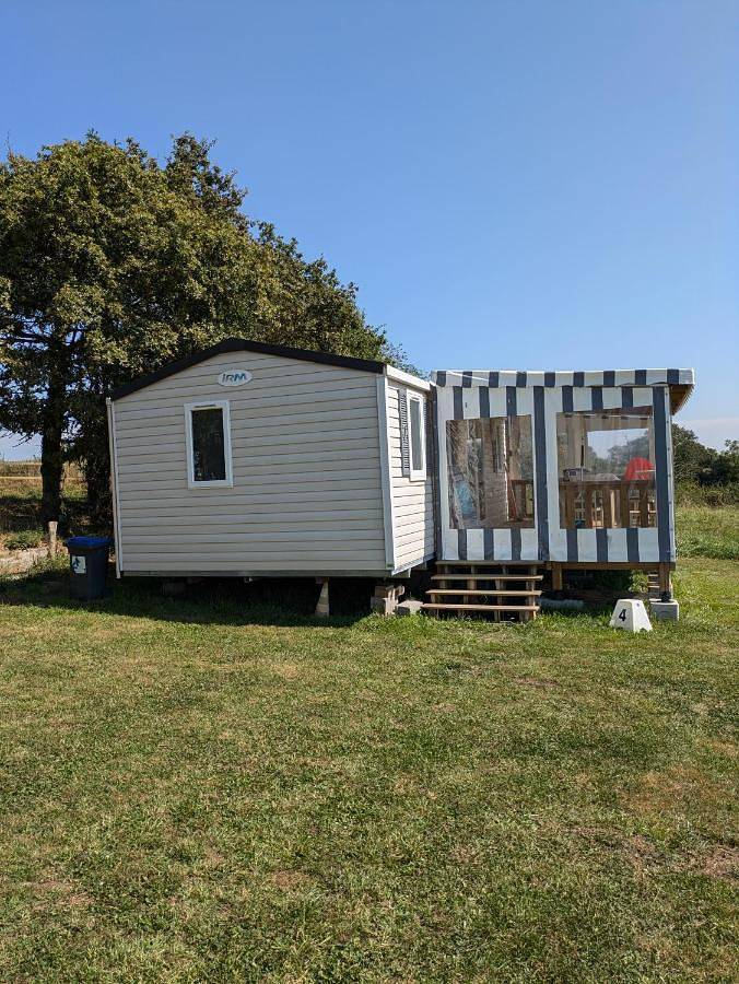 Camping pour 8 personnes, avec jardin ainsi que terrasse et vue
