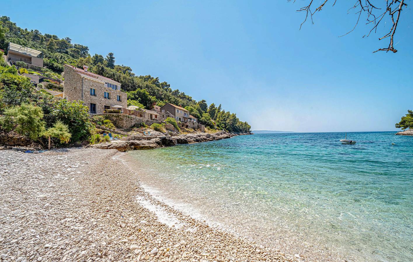 Charmante 2-Zimmer-Wohnung mit Pool, WLAN und nur wenige Schritte von der Küste entfernt in Blato, Korcula