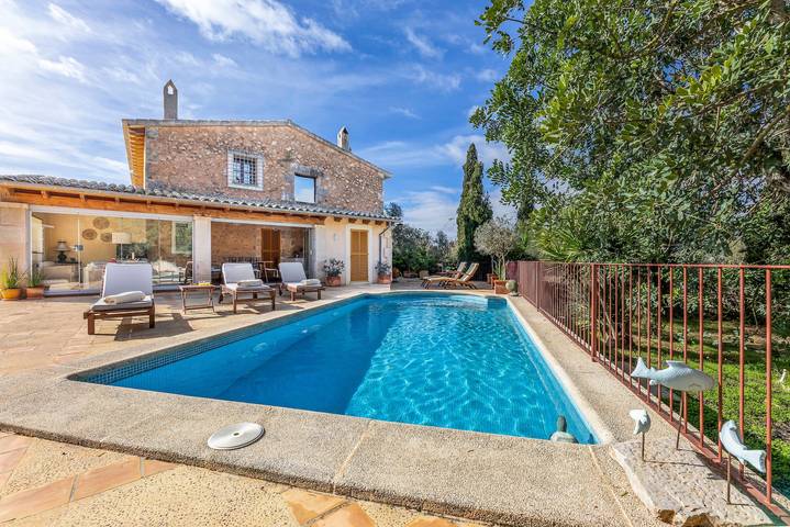 Villa for 6 people, with Balcony and Yard in West Majorca
