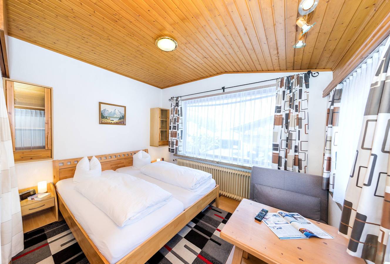 Ganze Ferienwohnung, Appartement Nr. 1 mit Balkon Seeseite in Zell am See, Kitzbüheler Alpen