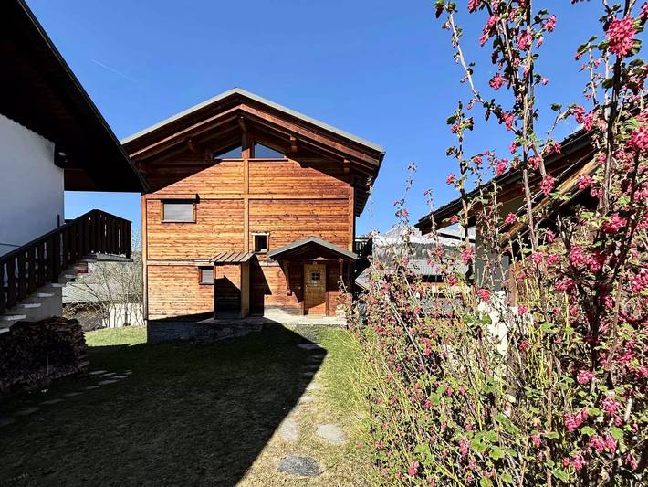 Gîte pour 10 personnes, avec balcon dans Office De Tourisme De Notre Dame De Bellecombe - 3