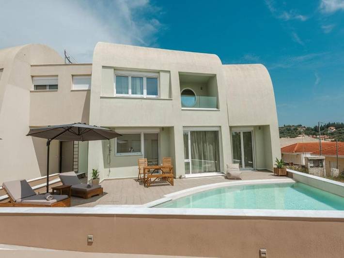 Ferienhaus für 6 Personen, mit Balkon/Terrasse und Terrasse sowie Garten und Pool