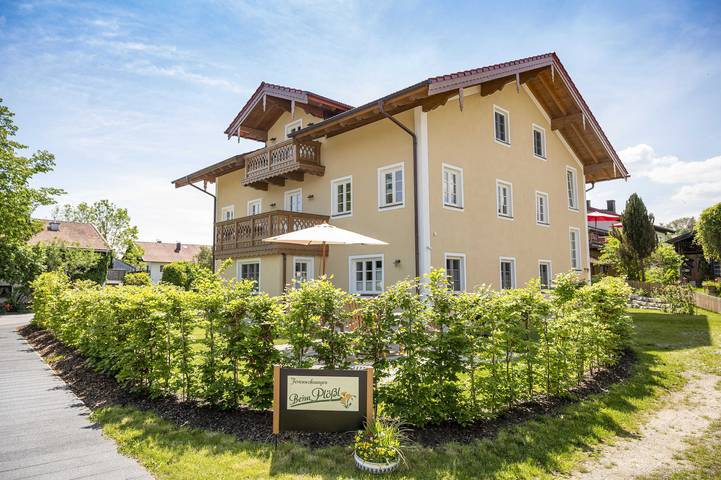 Ferienwohnung für 5 Personen, mit Balkon und Terrasse sowie Garten in Truchtlaching