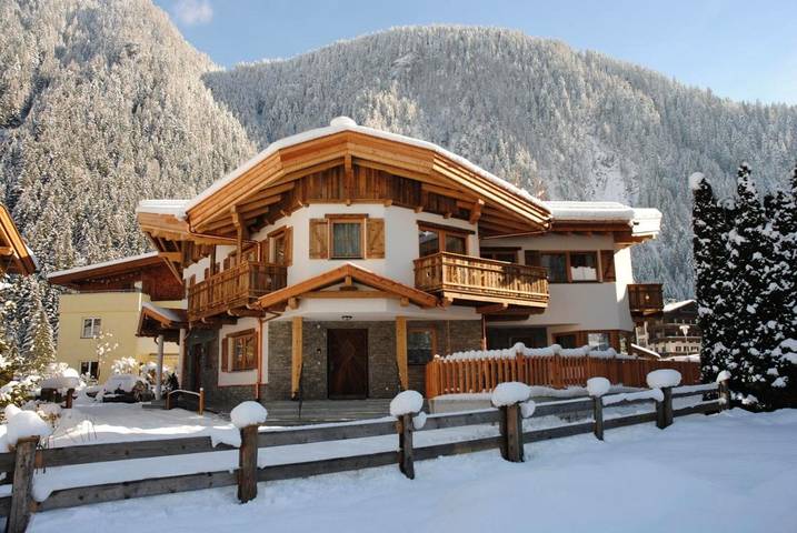 Vakantieappartement voor 4 personen, with sauna and tuin as well as uitzicht in Mayrhofen