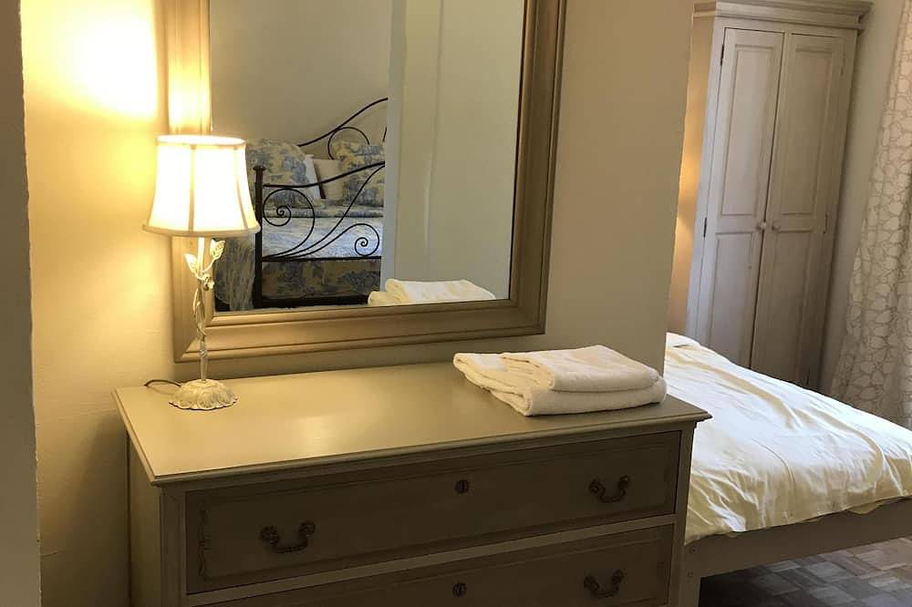 Appartement entier, L'Appartement - Grange en pierre transformée, endroit idyllique, 5 couchages, Wifi gratuit in Saint-Front-sur-Lémance, Région de Villeneuve-sur-Lot