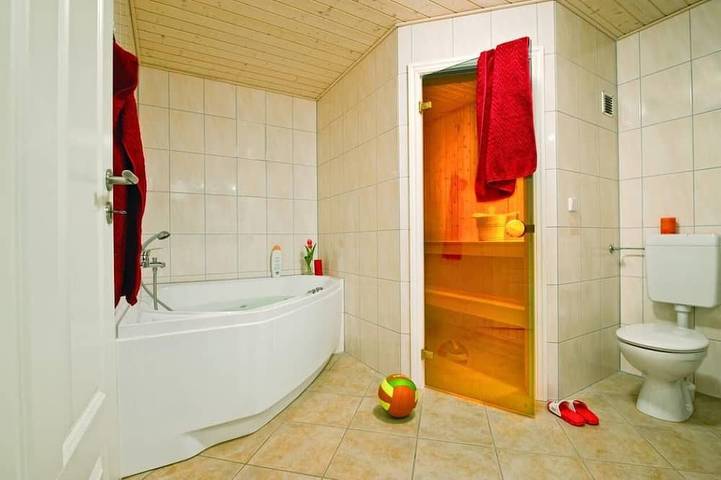 Fewo „Skipper“ 71m², 4 Pers. im Marinapark Scharmützelsee, Sauna, Whirlpool, Kamin in Storkower See, Wendisch Rietz
