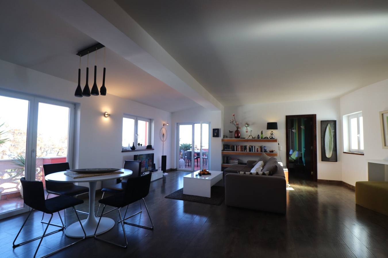 Ganze Wohnung, Ferienwohnung 'Apartamento Vista Marina' mit Meerblick, privater Terrasse und Wlan in São Sebastião, Lagos