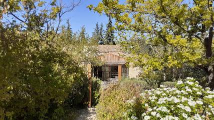 Gîte pour 4 personnes, avec terrasse et jardin à Valréas