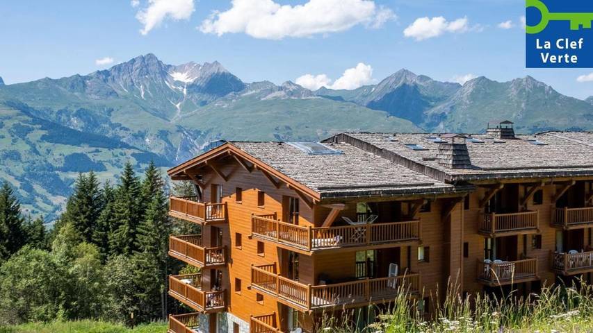 Appart’hôtel pour 8 personnes, avec piscine ainsi que sauna et balcon, adapté aux familles