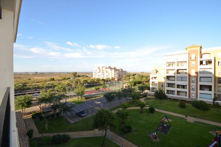 Entire apartment, Holiday apartment for 5 people with terrace in Playa de Los Haraganes (Ayamonte), Ayamonte
