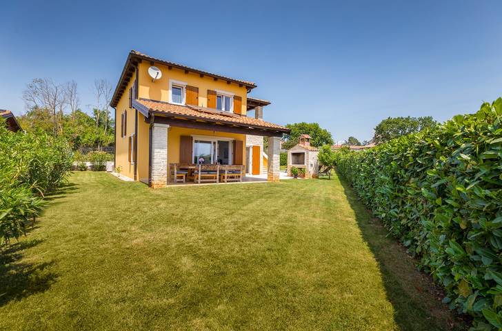 Villa für 8 Personen, mit Balkon/Terrasse und Garten sowie Pool in Porec und Umgebung - 4
