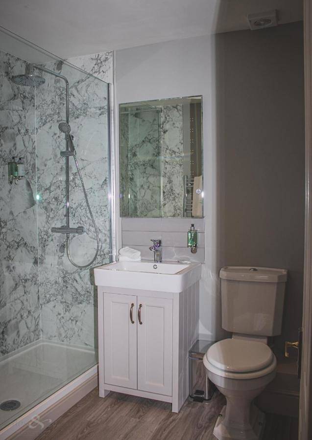 Double Room with Private Bathroom in Waveney District, Sunrise Coast