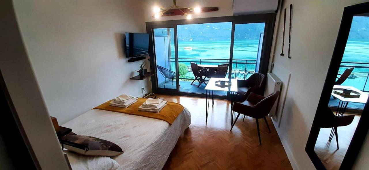 Appartement entier, One-Bedroom Apartment in Aix-les-Bains, Région de Chambéry