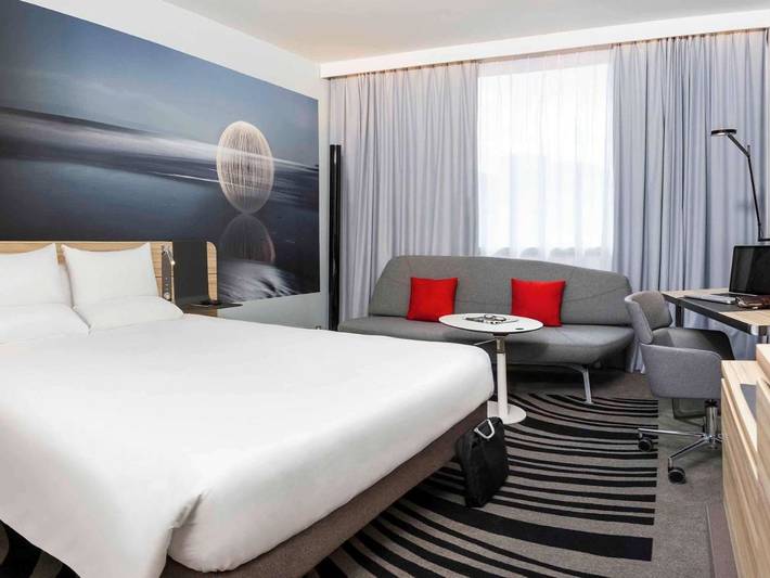 Hôtel pour 2 personnes, avec jardin ainsi que bassin pour enfant et piscine
