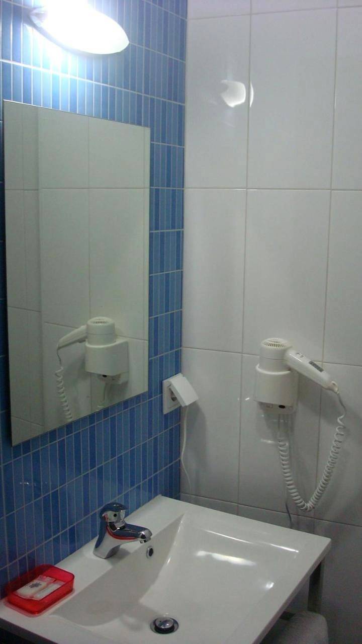 Double Room with Shared Bathroom in Peniche, Leiria District