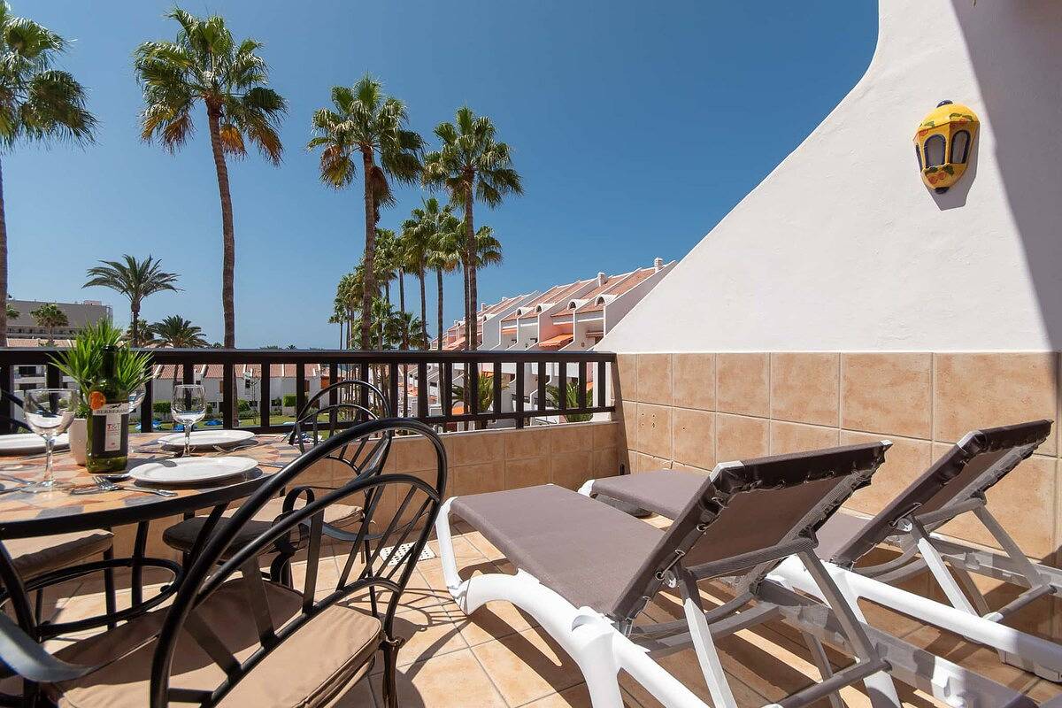 Entire apartment, Parque Santiago Ii Duplex in Playa de las Américas, Arona