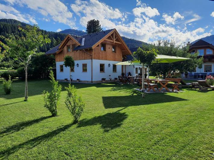 Hütte für 6 Personen, mit Balkon und Terrasse sowie Garten und Ausblick in Sankt Michael im Lungau