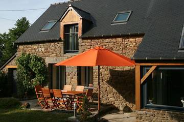Gîte pour 7 personnes, avec jardin à Bonnemain