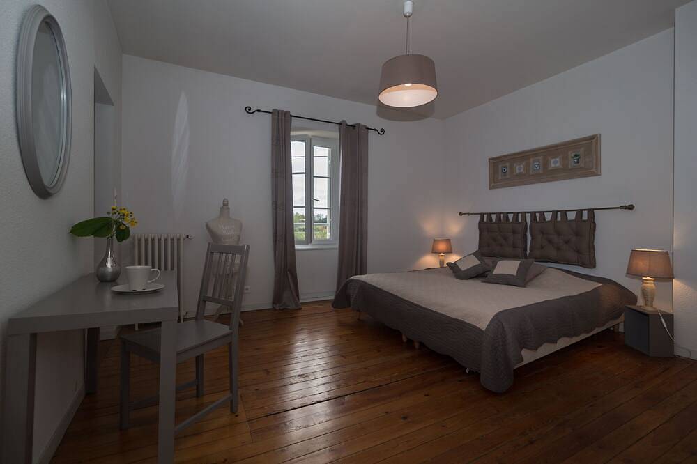 Grande maison de charme 11 personnes – 40 min de Bordeaux in Plassac, Région de Blaye