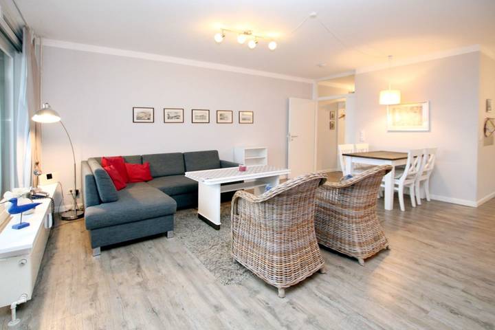 Ganze Wohnung, Ferienwhg. Wyk, 2 Zimmer, ca. 52 m² Hochparterre mit Meerblick auf die Halligen in Wyk auf Föhr (Stadt), Wyk auf Föhr