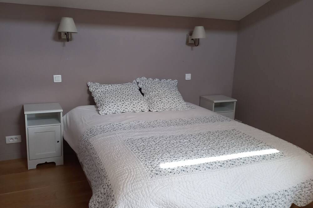 Large country house in the heart of Mont Ventoux in Monieux, Parc naturel régional du Mont-Ventoux
