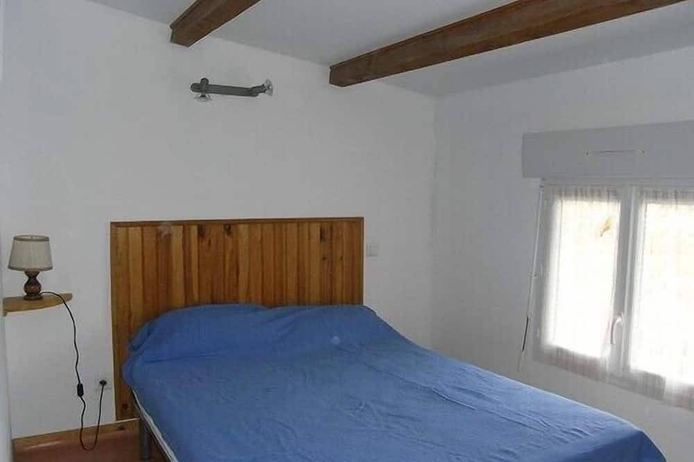 Haus mit Pool in einem hübschen Dorf in der Mitte der Pinien, Eichen ... in Pierrerue, Béziers und Umgebung