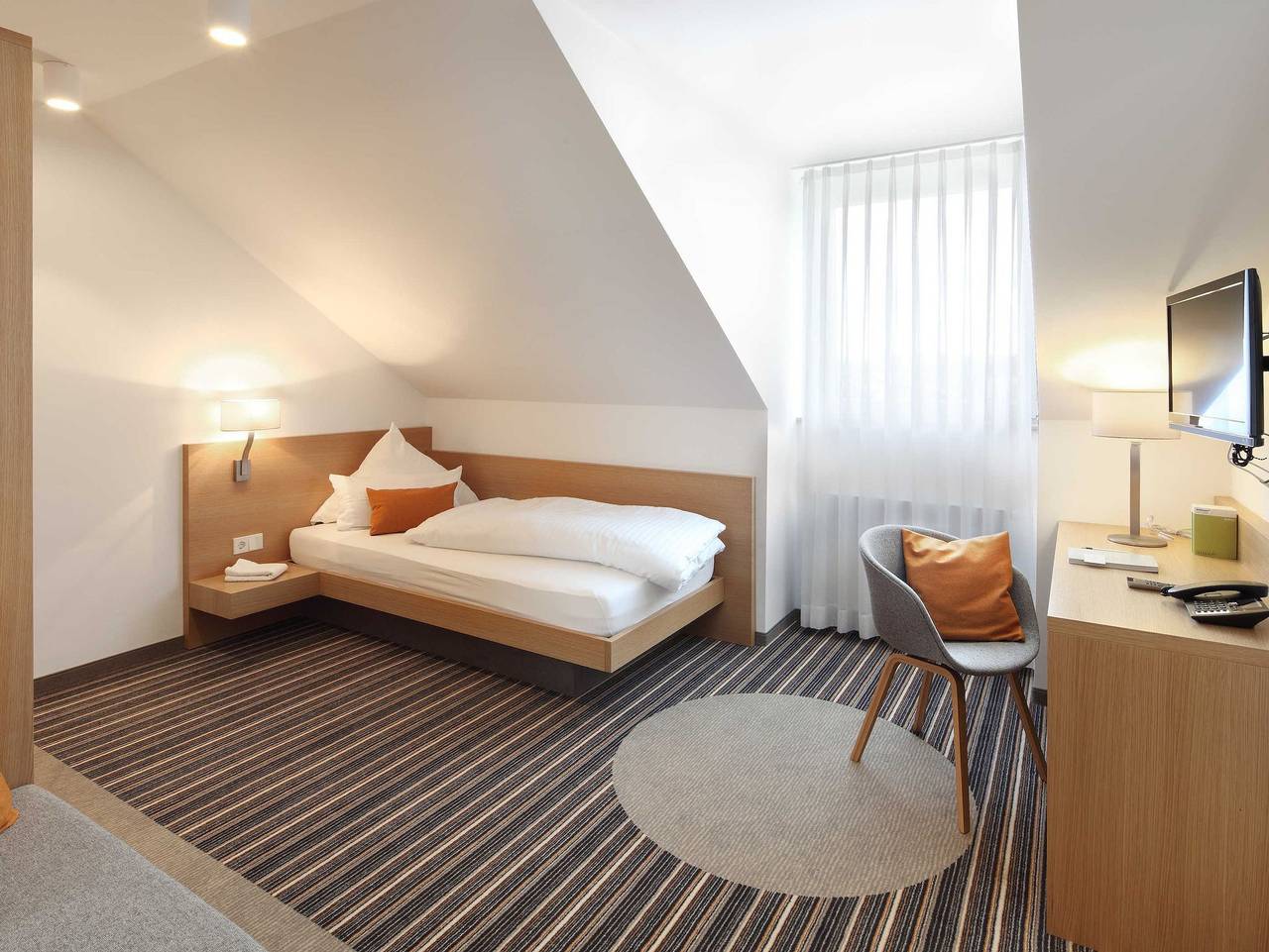 Hotel Hiller - Einzelzimmer in Abstatt, Stuttgart Region