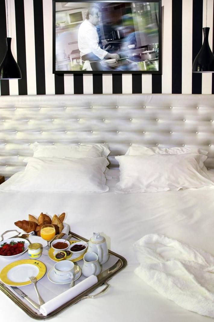 Hôtel pour 2 personnes, avec piscine et jardin à Sérignan-du-Comtat - 2