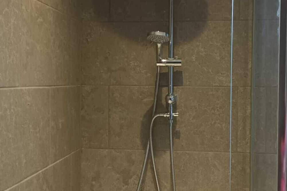 Ganze Wohnung, Studio-Eigenes Badezimmer in St Helens, Nordwestengland