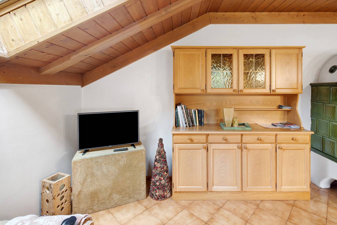 Ganze Wohnung, Dachgeschosswohnung 'Maema' mit Bergblick und Balkon in Moena, Dolomiti Superski