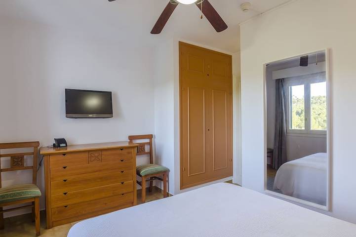 Gîte pour 6 personnes, avec piscine et jardin à Port d'Addaia - 4