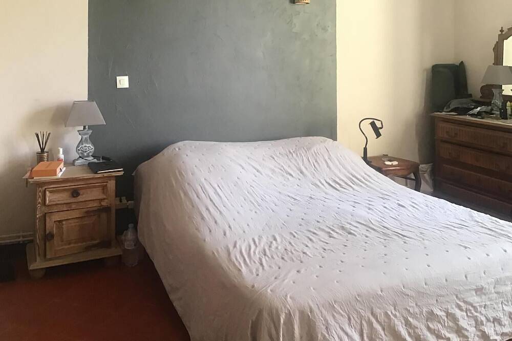 Maison acceptant les animaux domestiques à. in Entraigues-sur-la-Sorgue, Vaucluse