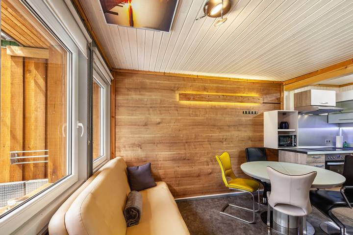 Ferienhaus für 4 Personen, mit Garten und Sauna sowie Seeblick in Saaleland - 2