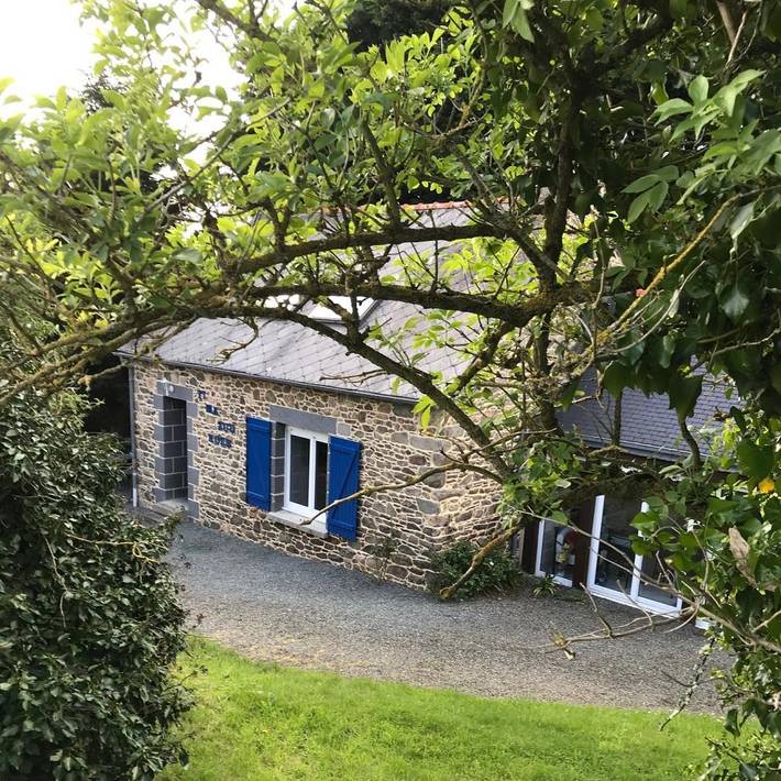 Gîte pour 4 personnes, avec jardin et terrasse à Gommenec'h - 2