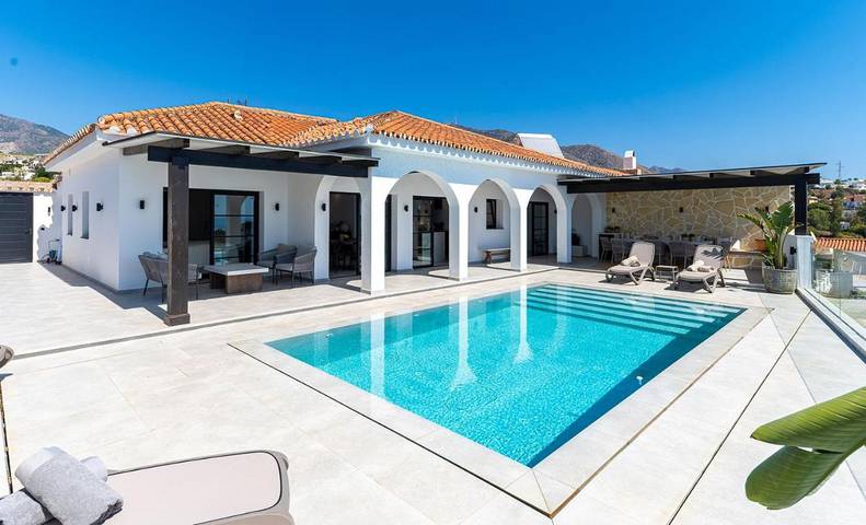 Casa rural para 6 personas, con vistas además de terraza y piscina en Fuengirola