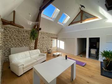 Gîte pour 2 personnes, avec terrasse ainsi que jardin et sauna à Dontreix
