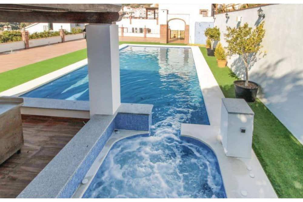 Villa Lucia Posada La Plaza in Canillas de Albaida, Málaga Province