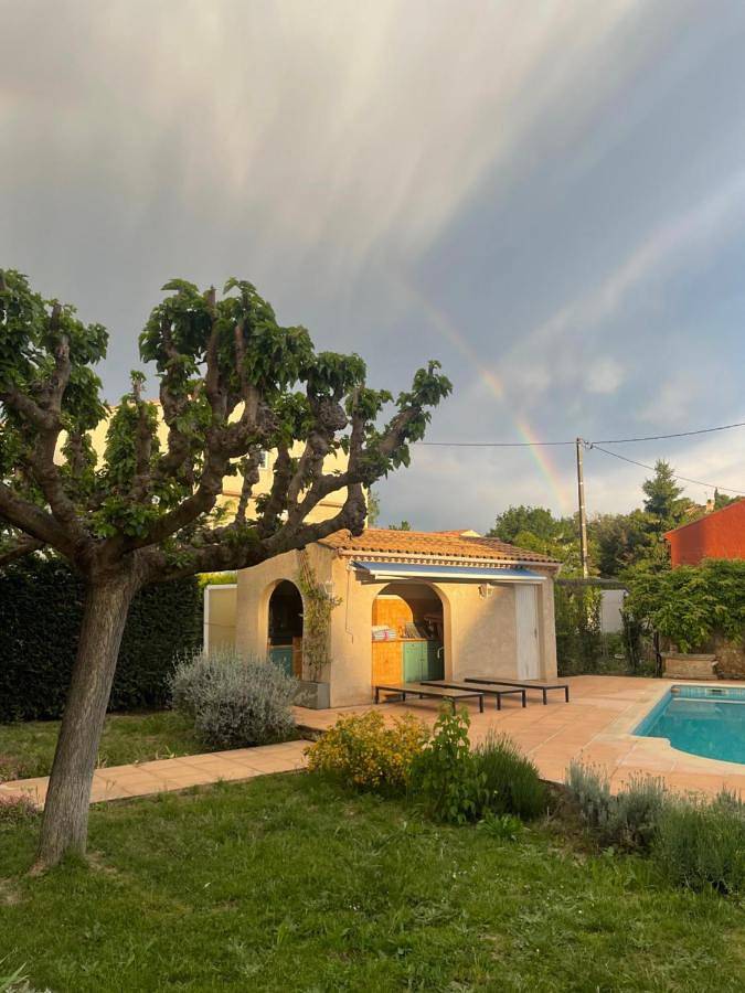 Location de vacances pour 6 personnes, avec piscine et jardin à Peyrolles-en-Provence - 2