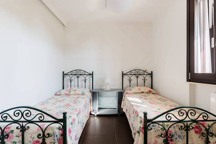Appartamento intero, Villetta con 4 camere,2 Bagni,Wifi, condizionatore, Giardino, garage in Tuglie, Golfo di Taranto