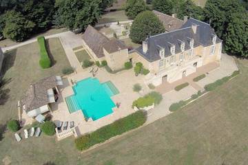 Chambre d’hôte pour 2 personnes, avec jardin ainsi que piscine et vue, animaux acceptés à Liorac-sur-Louyre