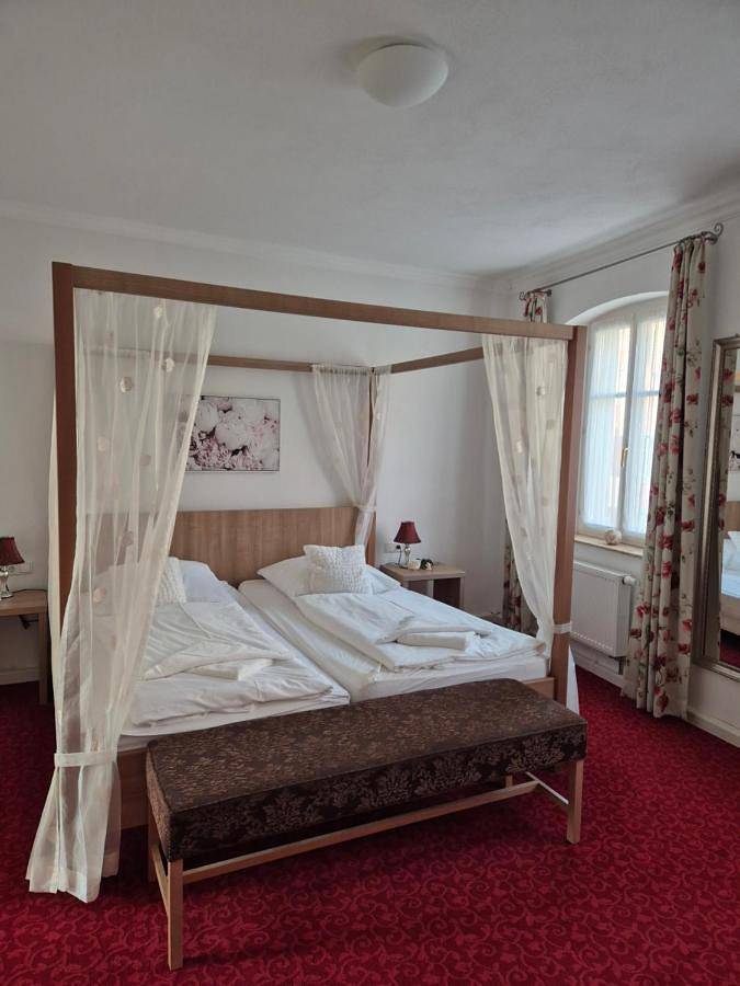Boutiquehotel Goldene Rose - self-check-in in Rothenburg ob der Tauber, Vallée de la Tauber