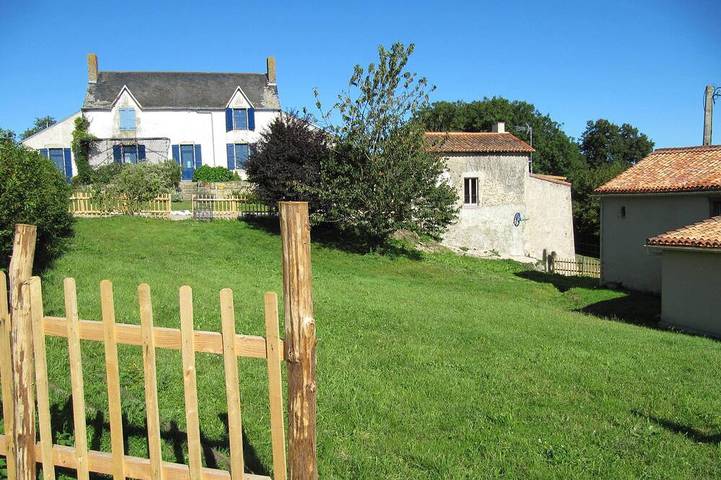 Grand Eco-Gîte, des vacances à la ferme  pleines de sens et de partage in Pompaire, Deux-Sèvres
