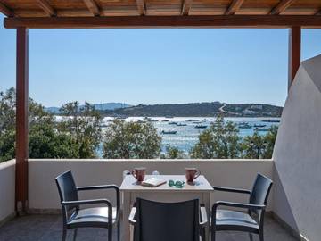 Gîte pour 2 personnes, avec vue et balcon dans Aliki