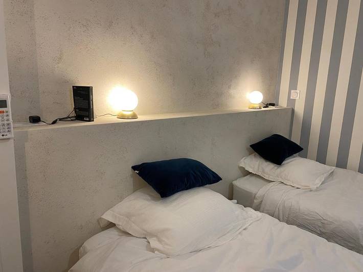 Maison d’hôte pour 2 personnes, avec jardin ainsi que vue et piscine, animaux acceptés dans l' Ain - 2